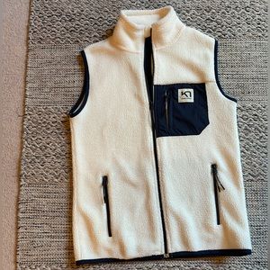 Like new white fleece vest. Perfect for fall!